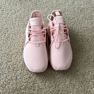 Adidas little girls NWT pink sneakers size 13.5